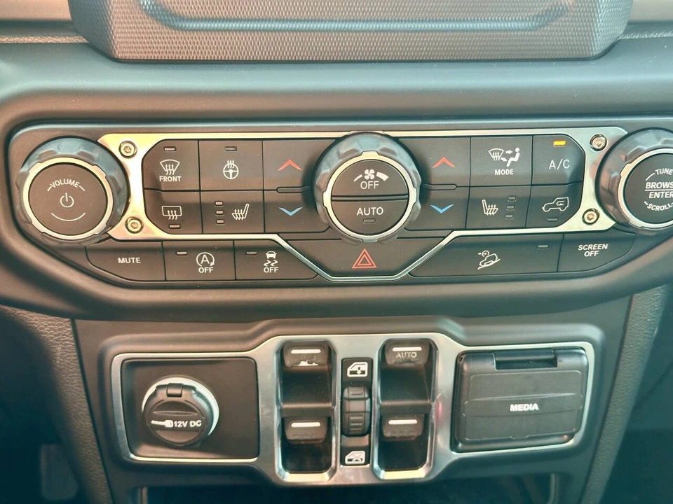 2019 Jeep JL Wrangler - Image 28 of 31