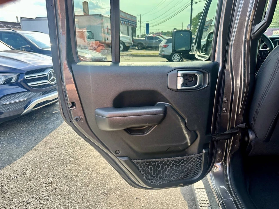 2019 Jeep JL Wrangler - Image 13 of 21