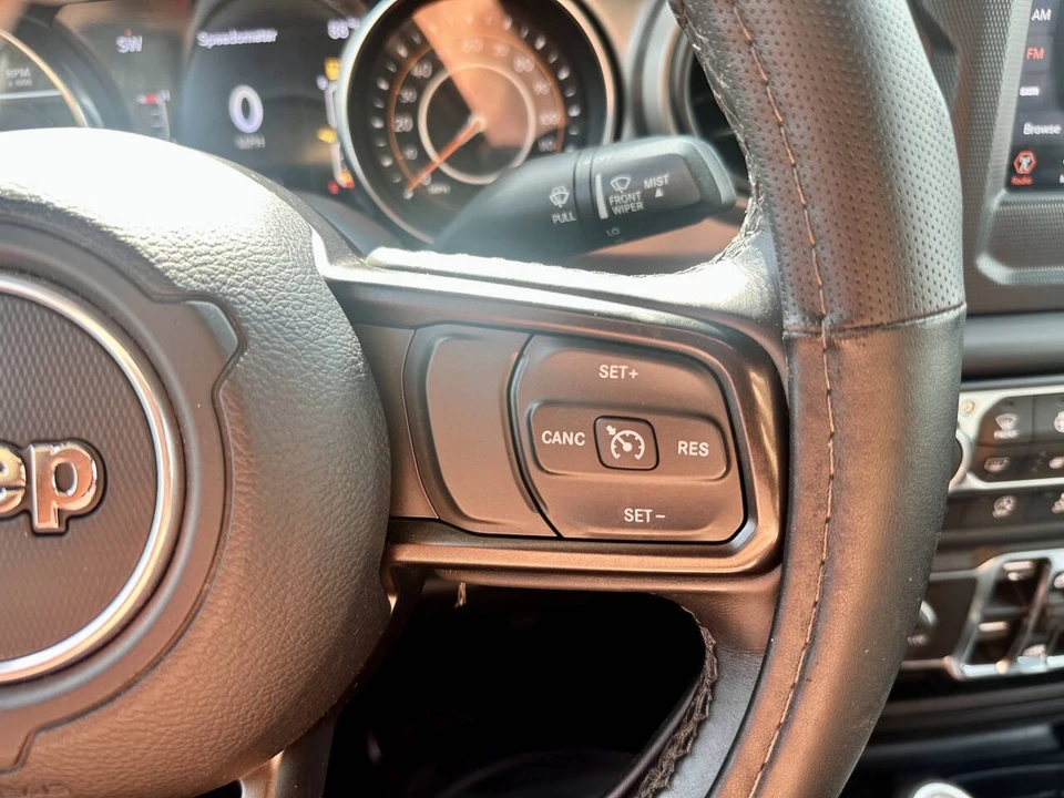 2019 Jeep JL Wrangler - Image 24 of 31