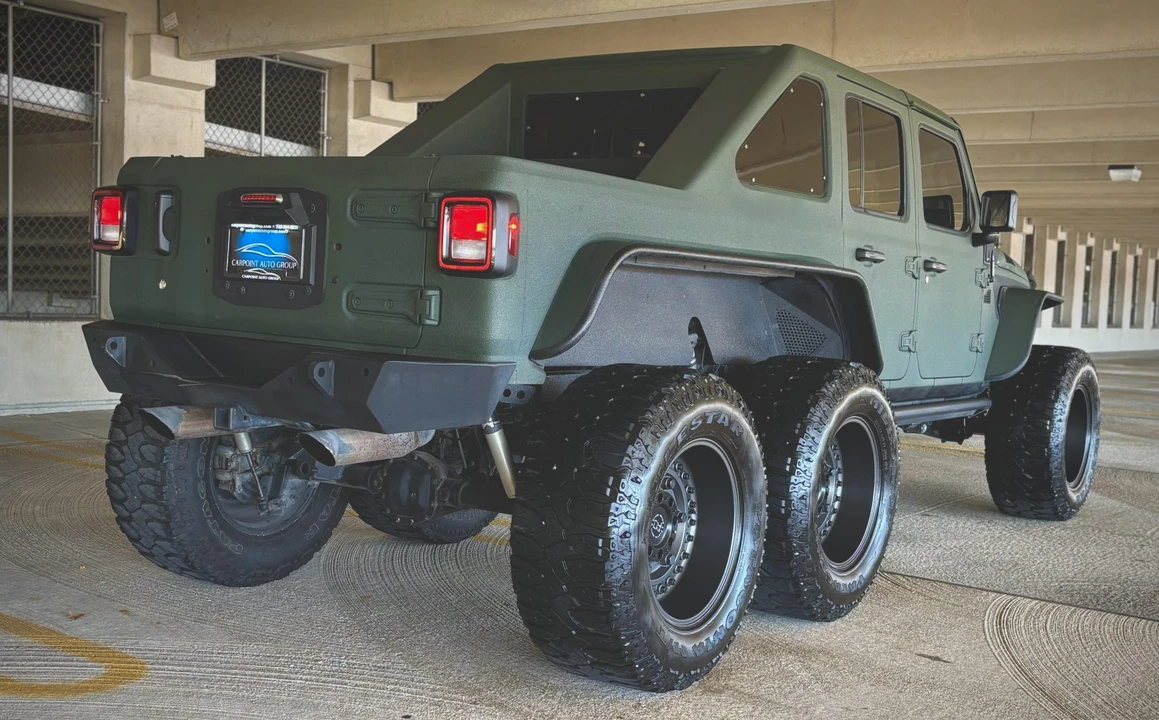 2019 Jeep JL Wrangler - Image 13 of 31