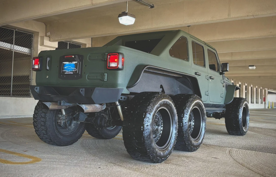 2019 Jeep JL Wrangler - Image 12 of 31