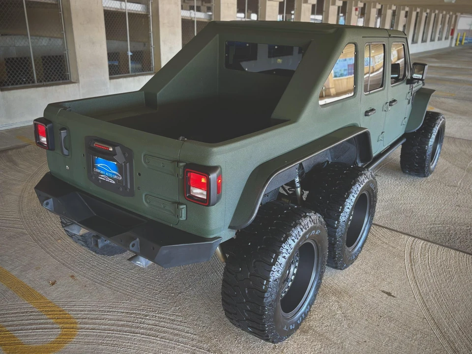 2019 Jeep JL Wrangler - Image 14 of 31