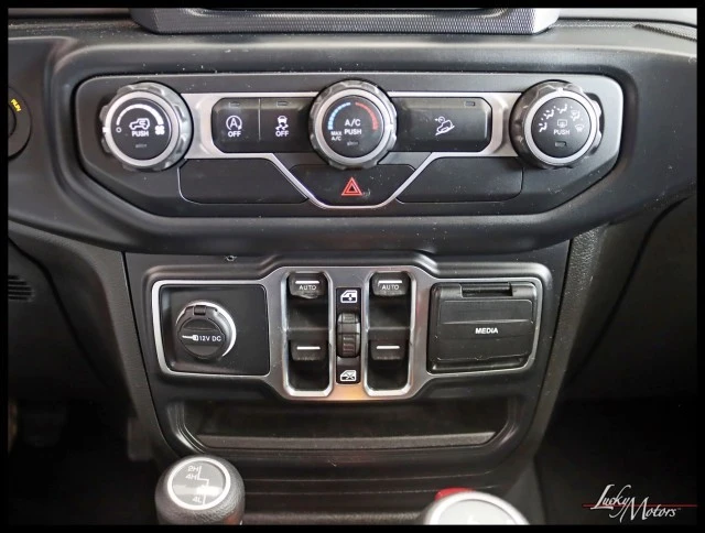 2019 Jeep JL Wrangler - Image 19 of 31