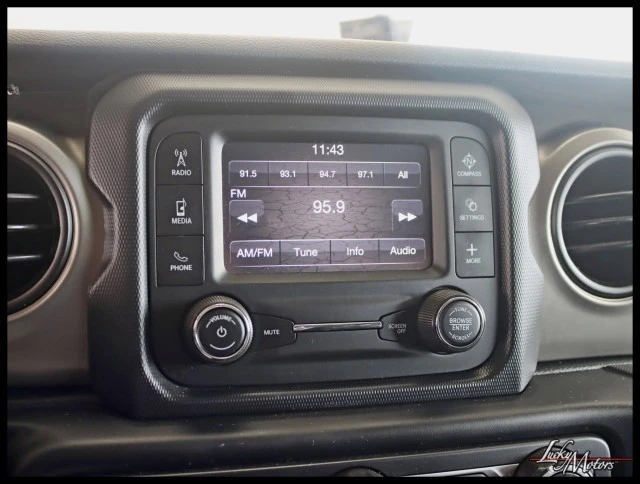 2019 Jeep JL Wrangler - Image 17 of 31