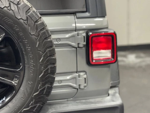 2019 Jeep JL Wrangler - Image 14 of 31