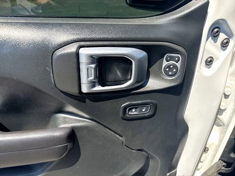 2019 Jeep JL Wrangler - Image 14 of 18