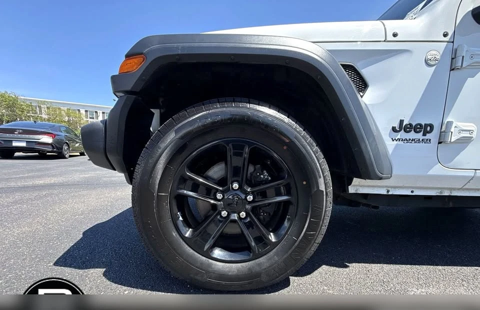 2019 Jeep JL Wrangler - Image 12 of 18