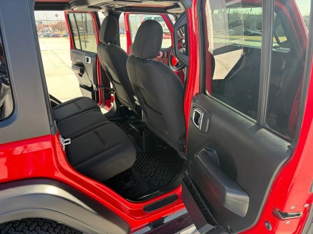 2019 Jeep JL Wrangler - Image 15 of 16