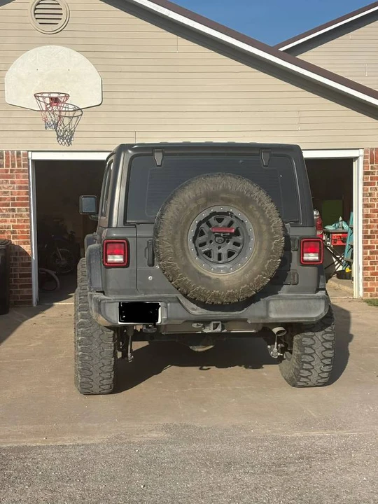 2019 Jeep JL Wrangler - Image 3 of 4
