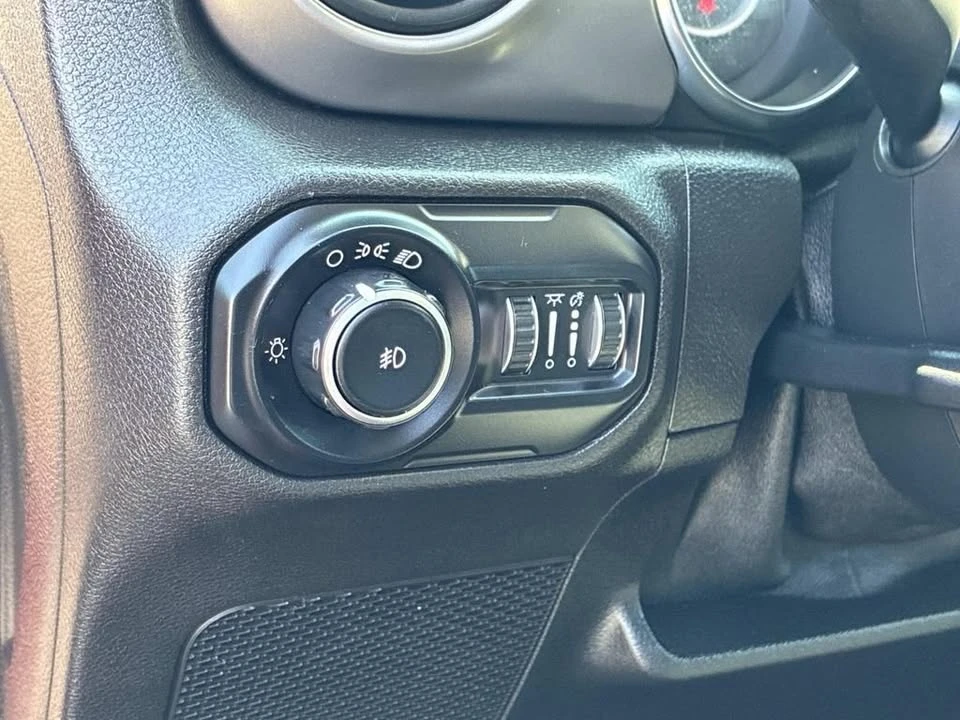 2019 Jeep JL Wrangler - Image 19 of 20