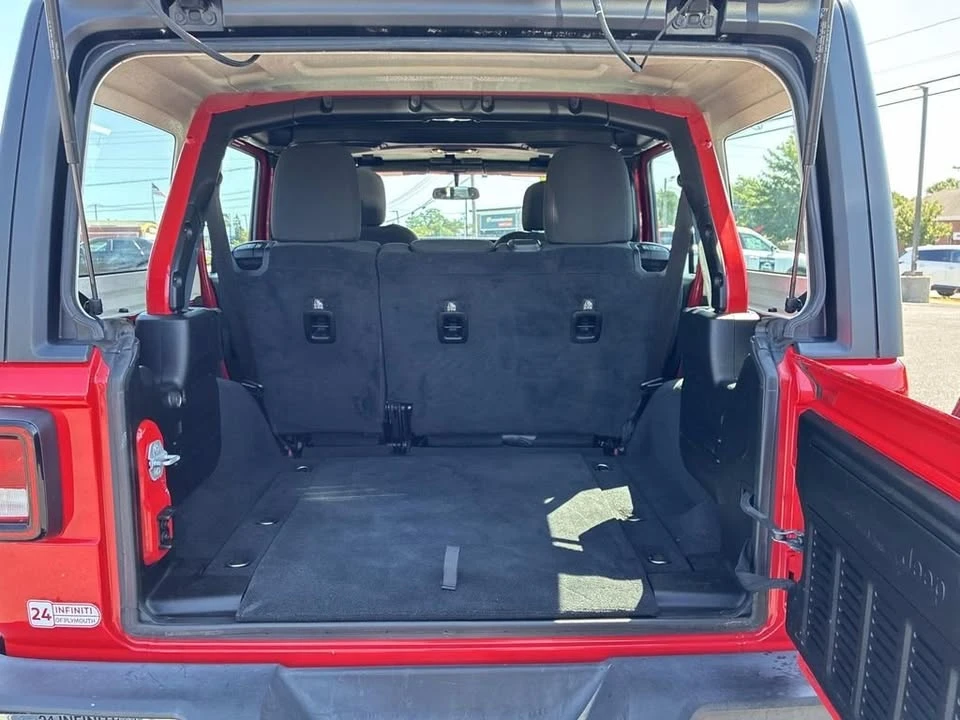 2019 Jeep JL Wrangler - Image 17 of 20