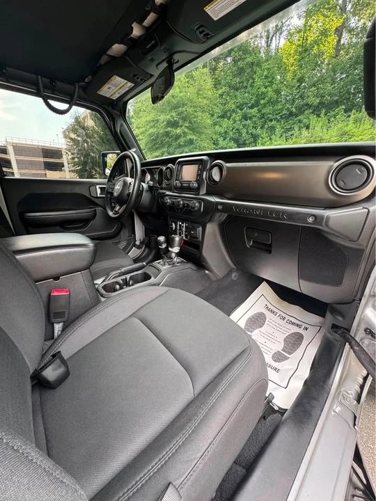 2019 Jeep JL Wrangler - Image 15 of 19