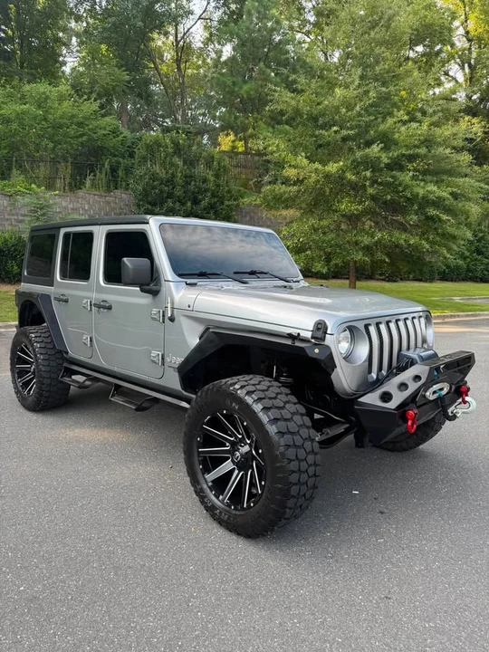 2019 Jeep JL Wrangler - Image 3 of 19