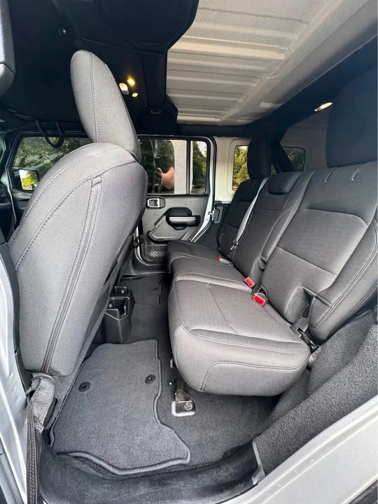 2019 Jeep JL Wrangler - Image 18 of 19