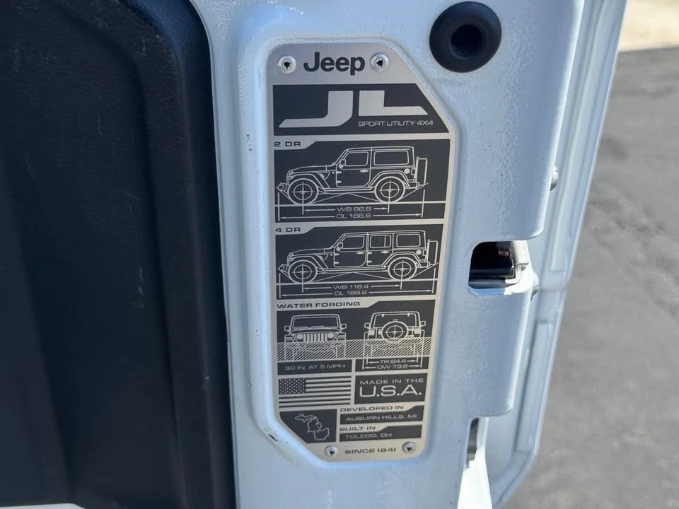 2019 Jeep JL Wrangler - Image 14 of 20