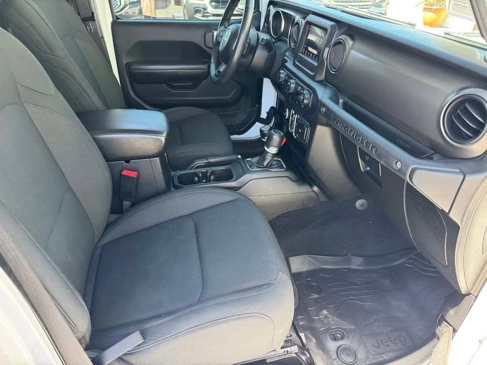 2019 Jeep JL Wrangler - Image 17 of 20