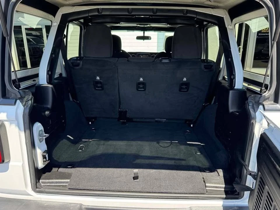 2019 Jeep JL Wrangler - Image 15 of 20