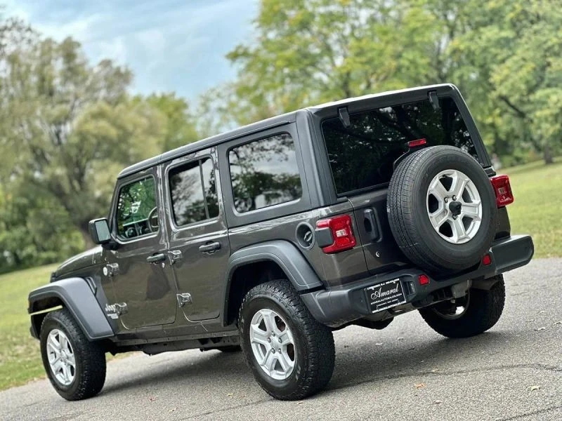 2019 Jeep JL Wrangler - Image 5 of 12