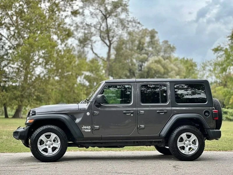 2019 Jeep JL Wrangler - Image 7 of 12