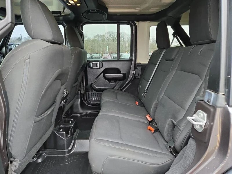 2019 Jeep JL Wrangler - Image 10 of 12