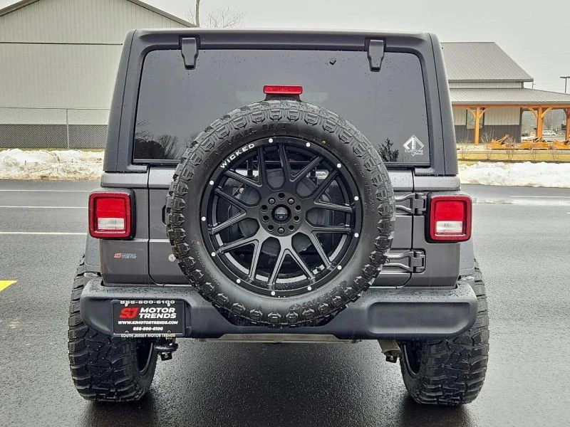 2019 Jeep JL Wrangler - Image 5 of 12