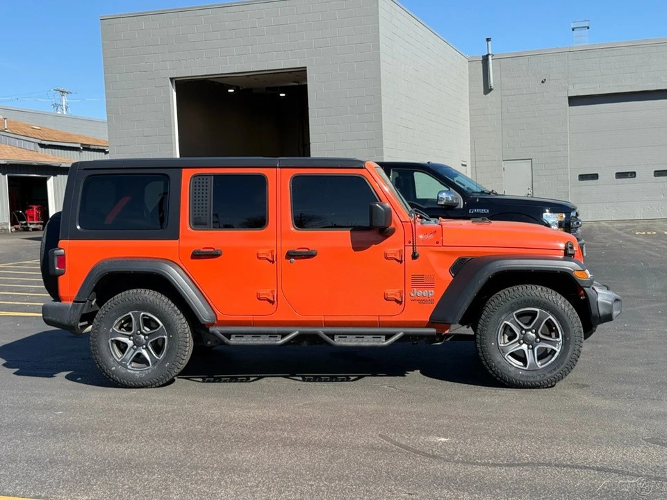 2019 Jeep JL Wrangler - Image 2 of 12