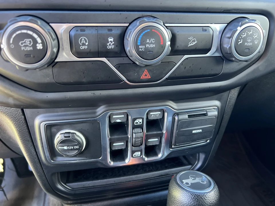 2019 Jeep JL Wrangler - Image 18 of 21