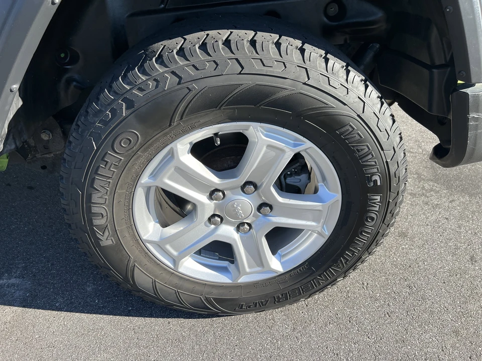 2019 Jeep JL Wrangler - Image 10 of 12