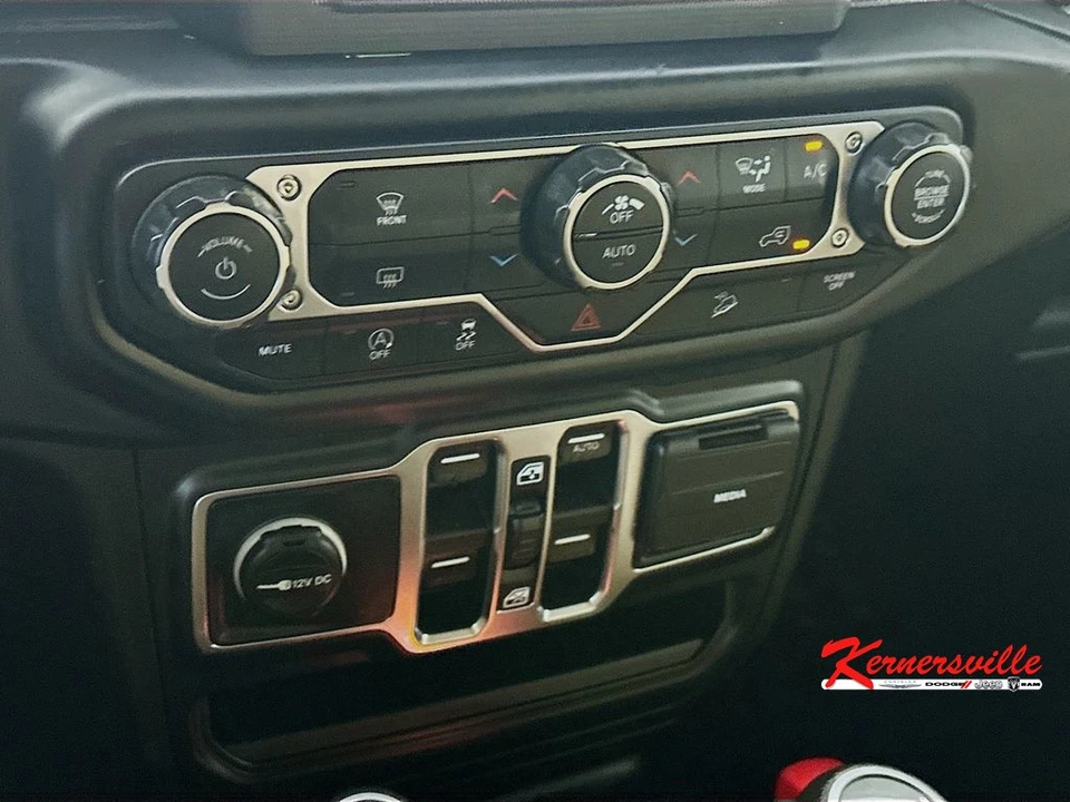 2019 Jeep JL Wrangler - Image 18 of 24