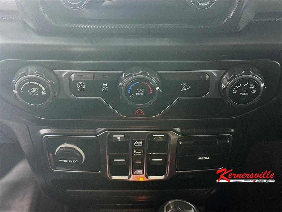 2019 Jeep JL Wrangler - Image 18 of 21