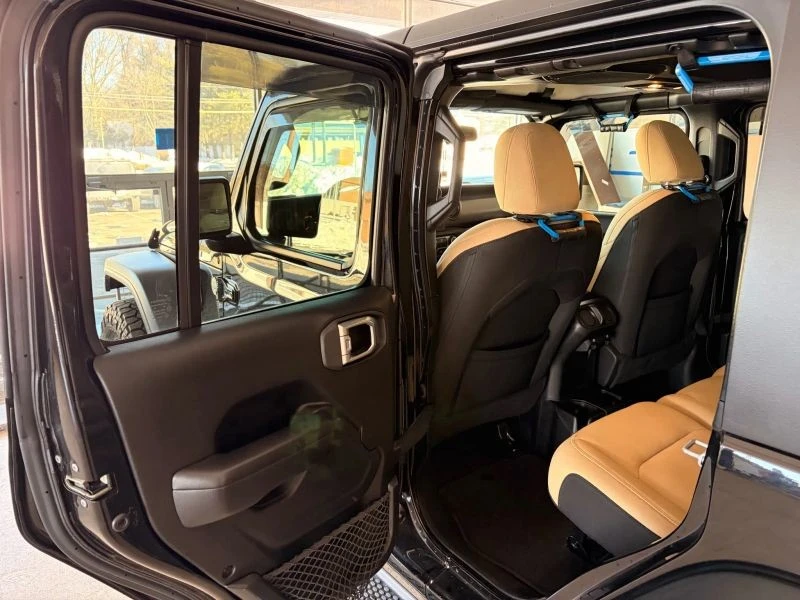 2019 Jeep JL Wrangler - Image 10 of 12
