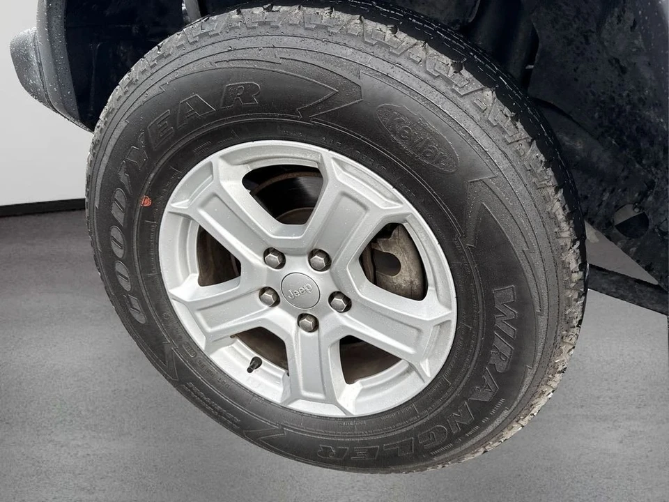 2019 Jeep JL Wrangler - Image 10 of 12