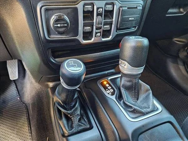 2019 Jeep JL Wrangler - Image 15 of 21
