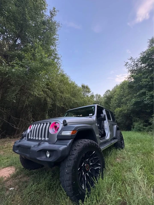 2019 Jeep JL Wrangler - Image 4 of 6