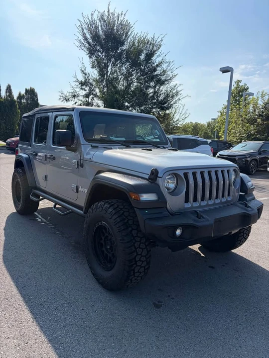2019 Jeep JL Wrangler - Image 2 of 16