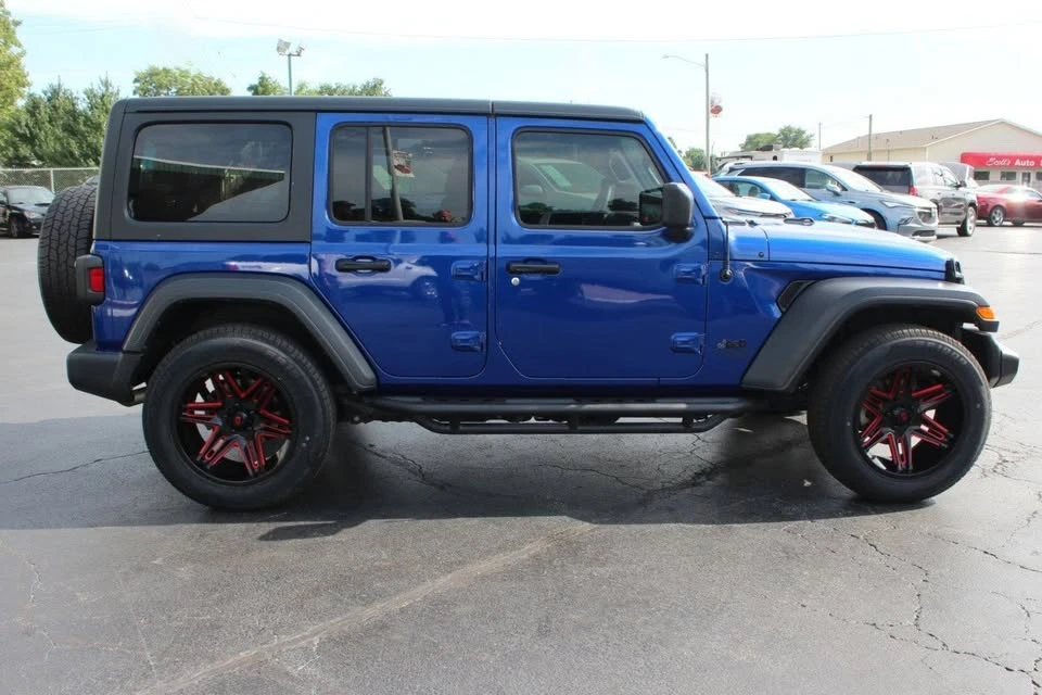 2019 Jeep JL Wrangler - Image 11 of 20