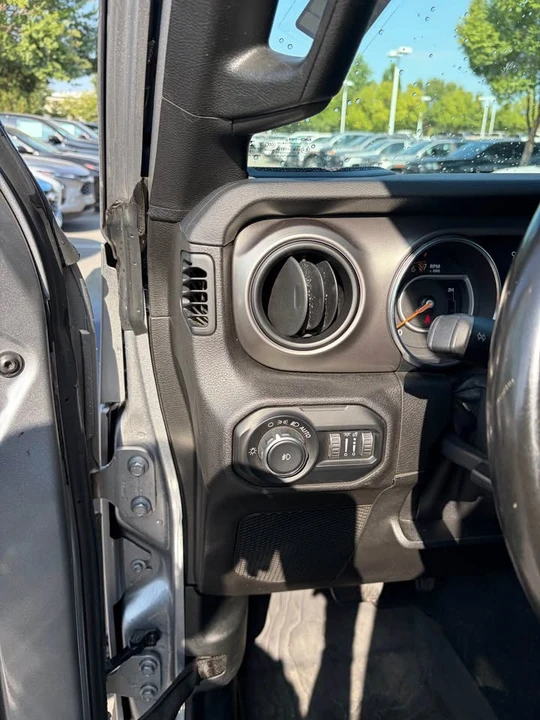 2019 Jeep JL Wrangler - Image 12 of 16