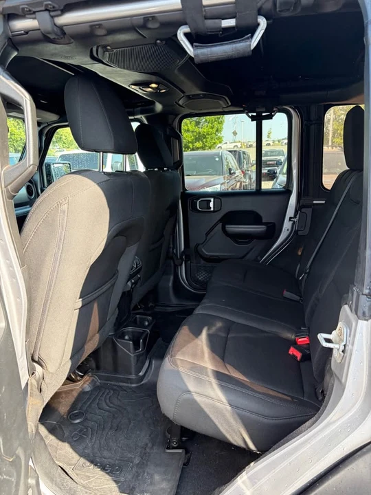 2019 Jeep JL Wrangler - Image 9 of 16