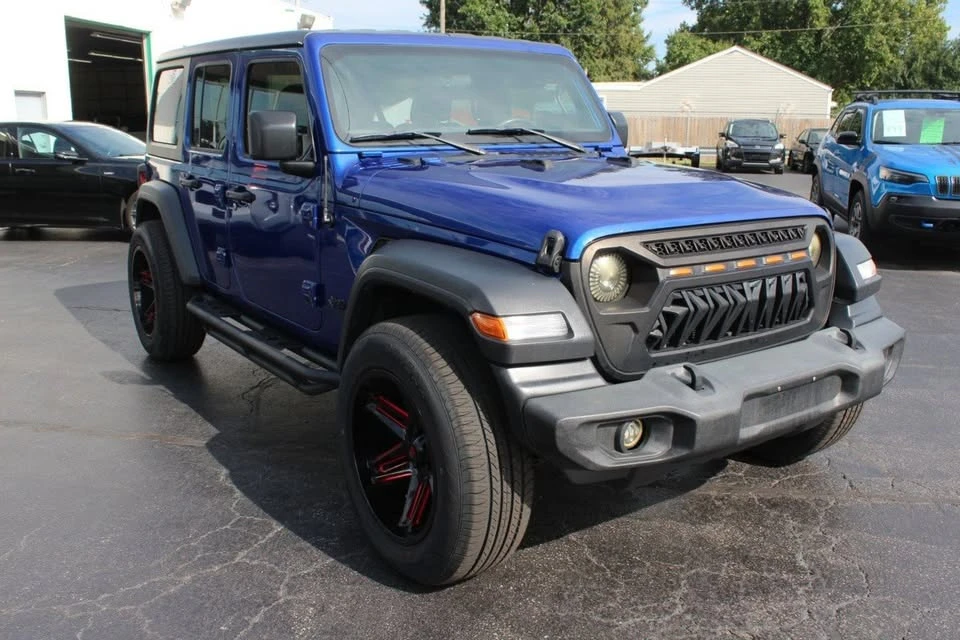 2019 Jeep JL Wrangler - Image 13 of 20
