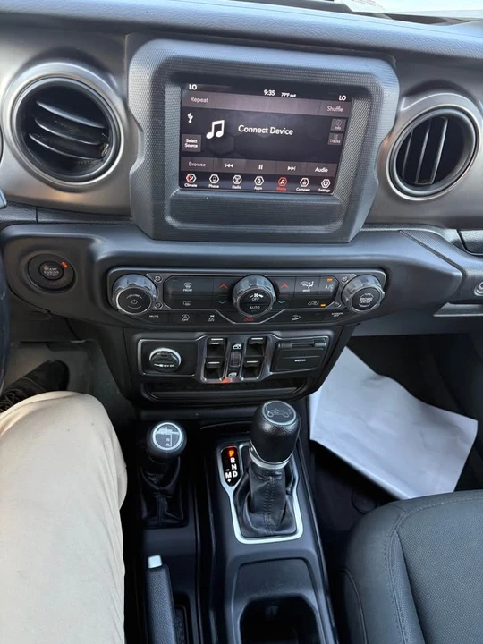 2019 Jeep JL Wrangler - Image 14 of 16