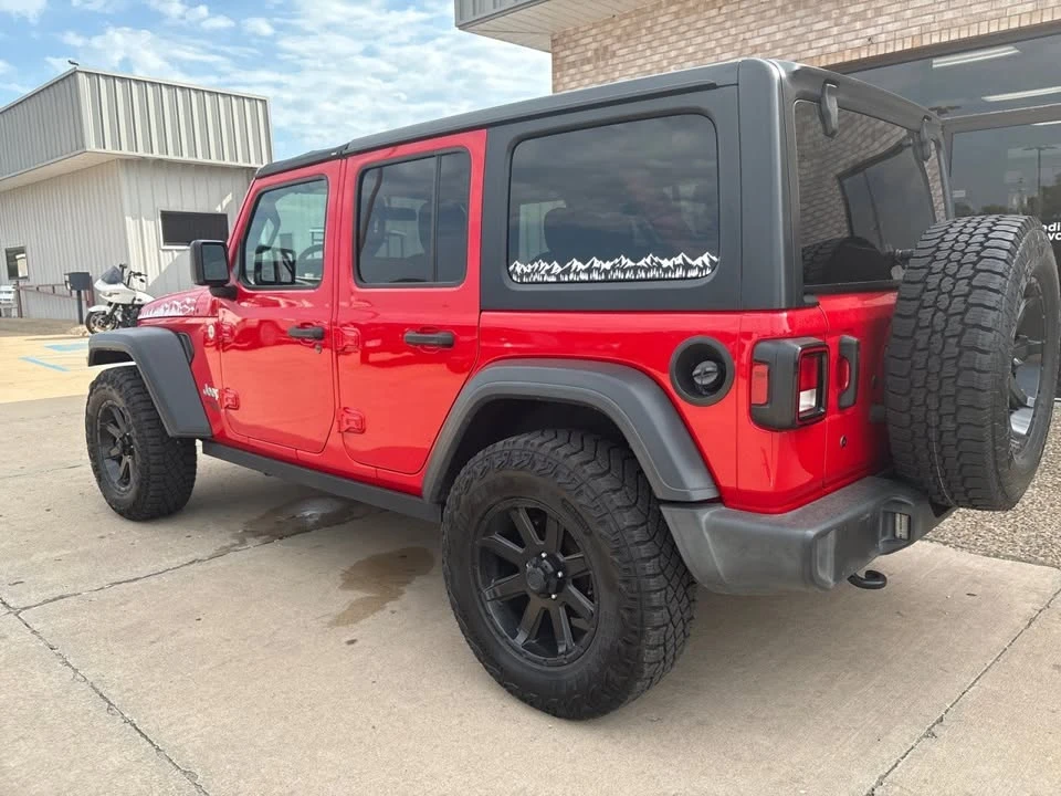 2019 Jeep JL Wrangler - Image 11 of 20