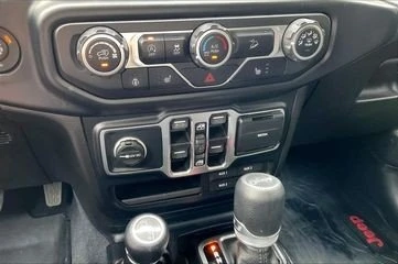 2019 Jeep JL Wrangler - Image 16 of 20