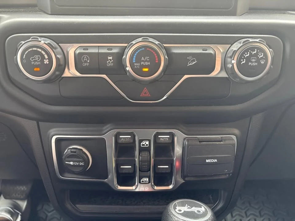 2019 Jeep JL Wrangler - Image 16 of 20