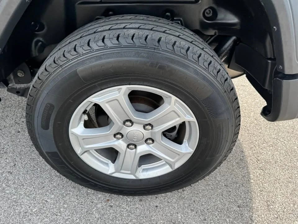 2019 Jeep JL Wrangler - Image 7 of 20