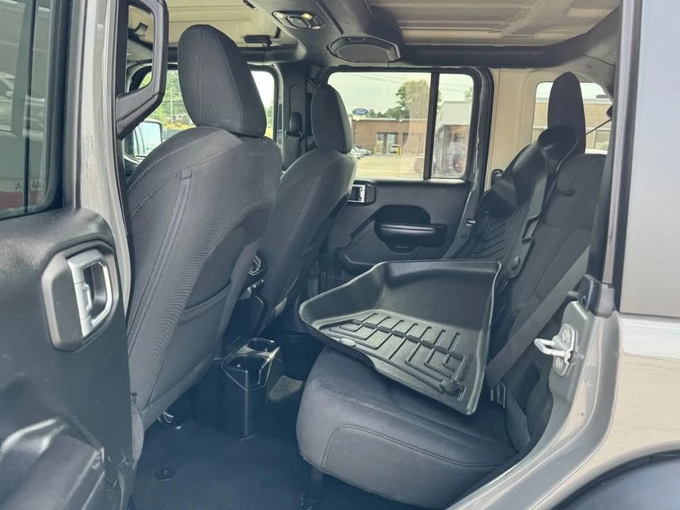 2019 Jeep JL Wrangler - Image 10 of 20