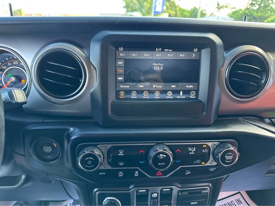 2019 Jeep JL Wrangler - Image 19 of 20