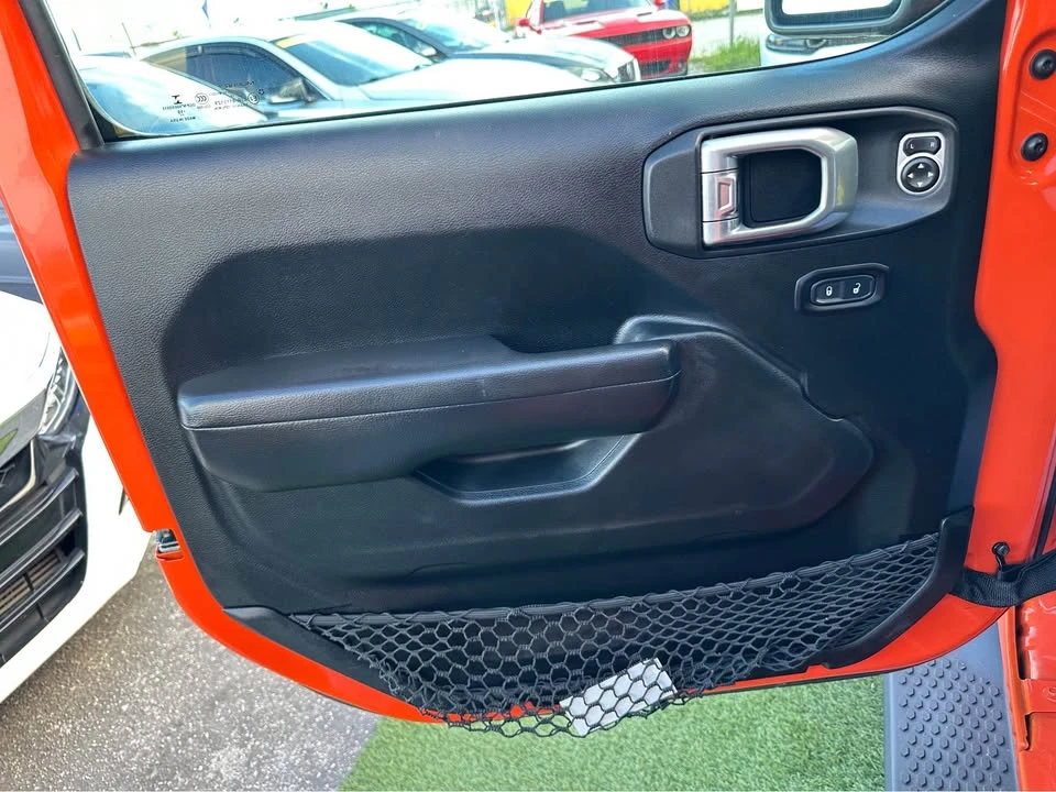 2019 Jeep JL Wrangler - Image 16 of 20