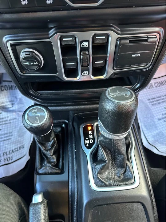 2019 Jeep JL Wrangler - Image 14 of 20