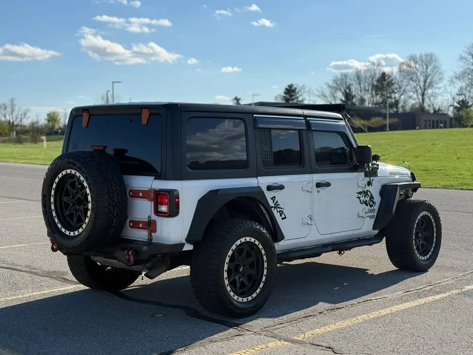 2019 Jeep JL Wrangler - Image 11 of 19