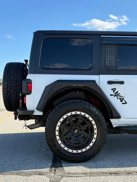 2019 Jeep JL Wrangler - Image 12 of 19